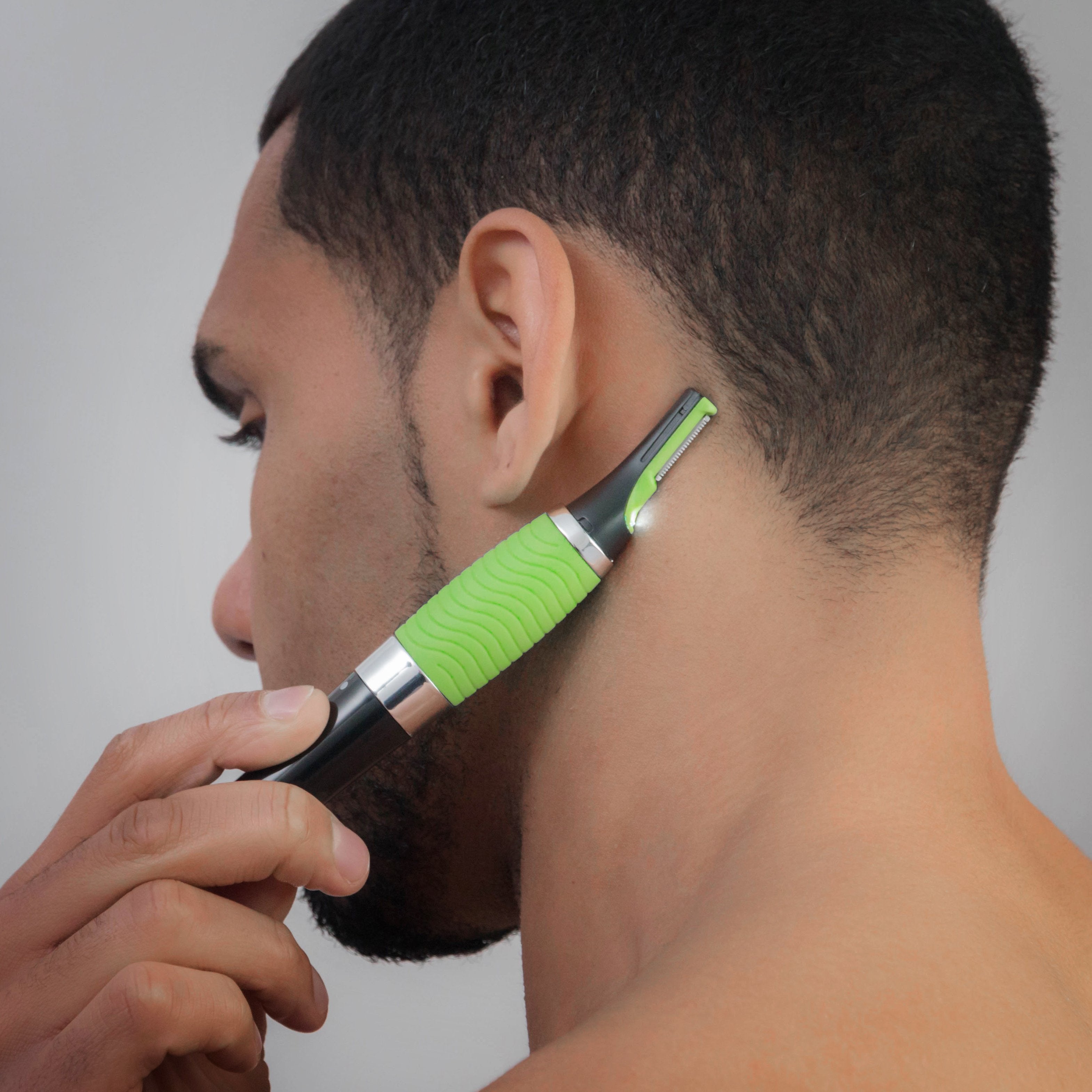 Depiladora de Precisão Eléctrica com LED - Pro Light Barber™