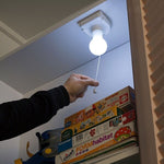 LÂMPADA ELÉCTRICA PORTÁTIL COM CHUMBO ACCIONADO A PILHAS - LIGHTYBULB™