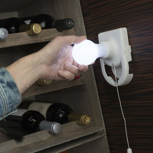 LÂMPADA ELÉCTRICA PORTÁTIL COM CHUMBO ACCIONADO A PILHAS - LIGHTYBULB™